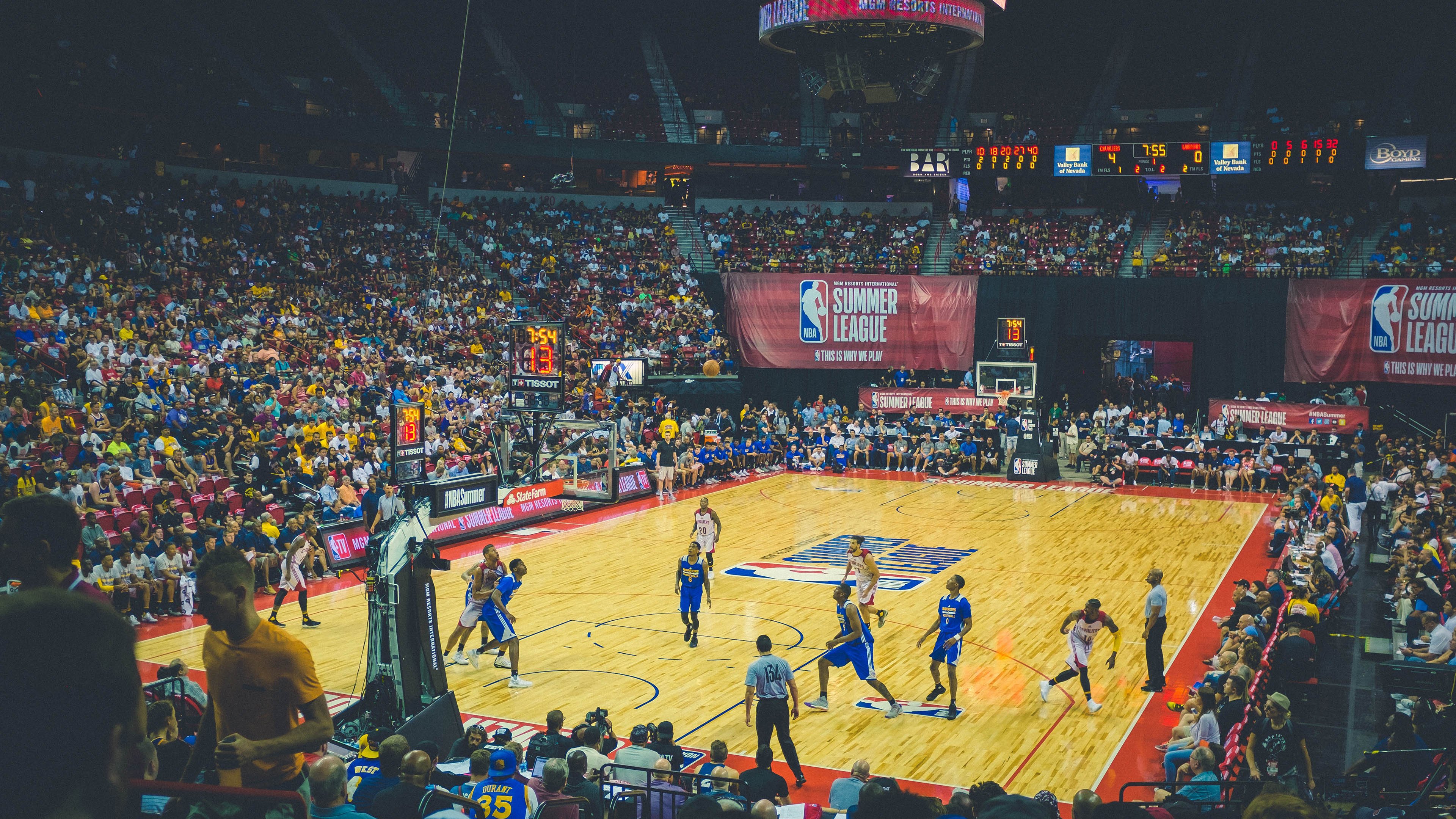 联赛引入新技术判罚 系统运行初期遇检修，五种判罚技术犯规的行为